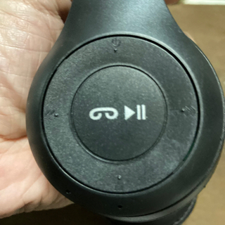新品未使用！Bluetoothフルワイヤレスヘッドホンの画像