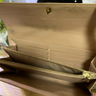 LOUIS VUITION財布の画像