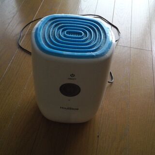 引っ越しセール　値下げ　除湿器出品いたします。