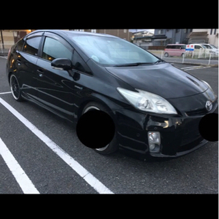TOYOTA プリウス　黒