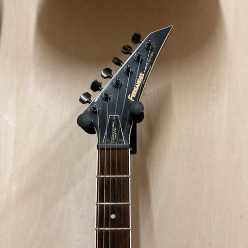 布袋モデルギター