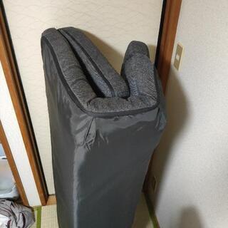 フラットになるソファーの画像