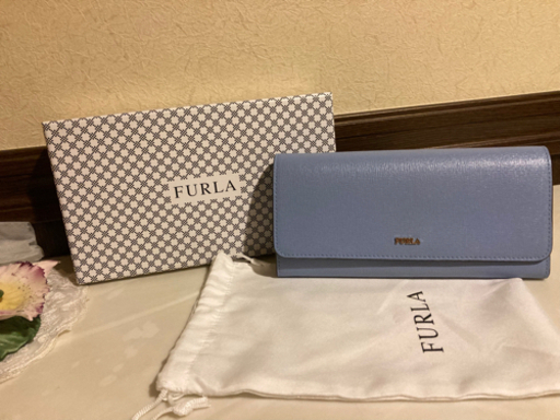 ☆極美品☆FURLA  レザー 二つ折り 長財布ライトブルー系  美しいカラー