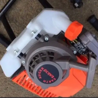 エンジンオーガー　エンジン穴掘り機　お好きなドリル、延長棒各1本付き 　52CCの画像