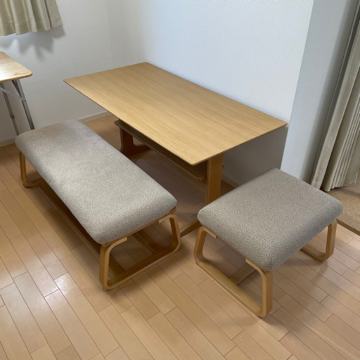 美品 定価の半額以下 無印良品 リビングでもダイニングでもつかえるテーブル、ベンチ セット
