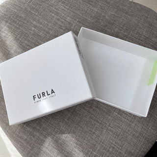 FURLA 財布 空箱の画像