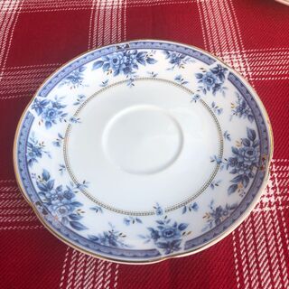 バレンチノ　G.Valentino カップ・ソーサー２脚の画像