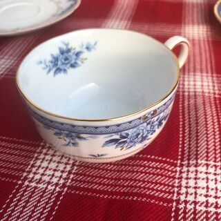 バレンチノ　G.Valentino カップ・ソーサー２脚の画像