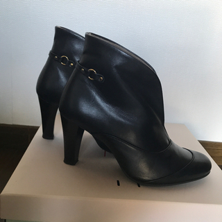 ショートブーツ　