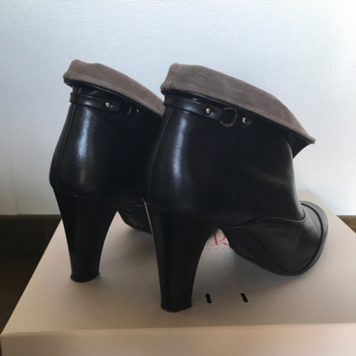 ショートブーツ　