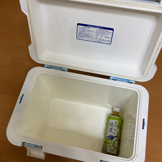 大型クーラーボックス アイセル 大容量ですの画像