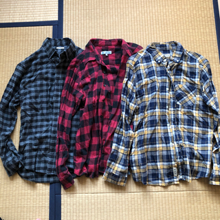 シャツ3枚セットおまけもう一枚付けます❗️お取引決まりました。あ...