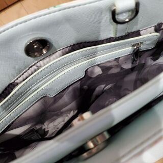 美品TED BAKERバッグの画像