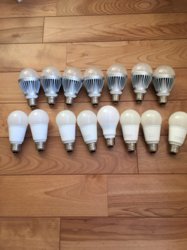 価格改訂　白色、暖色系のLEDランプ　１５球