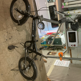 折りたたみ自転車の画像