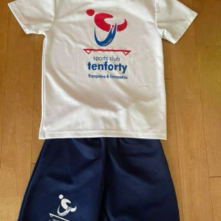 テンフォーティー　 tenforty トランポリン教室 Tシャツ...