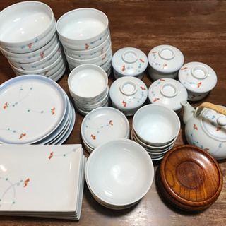 【交渉中】小さな可愛い花のついた食器　12種類✖️5脚セット