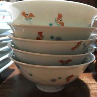 【交渉中】小さな可愛い花のついた食器　12種類✖️5脚セットの画像