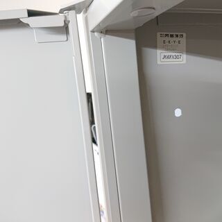 たくさん入るキャビネ、上段、下段それぞれ別のカギ付き セキュリティも万全ですの画像