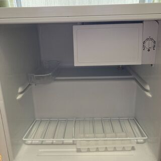 冷蔵庫（故障のため冷却はできない）を無料で差し上げます。の画像