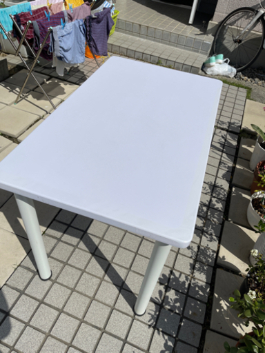 頑丈なテーブル1000円