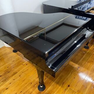 ほぼ新品！試弾大歓迎！中古ピアノ カワイ(KAWAI RX3) ヨーロッパの伝統とカワイの技術が織りなす響きの画像