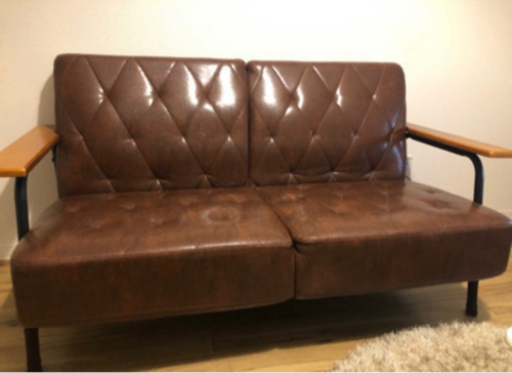 2人掛けおしゃれソファ（足がバー付き）