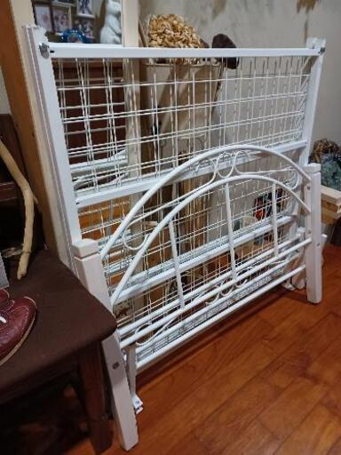 シングルベッドフレーム値下げしました