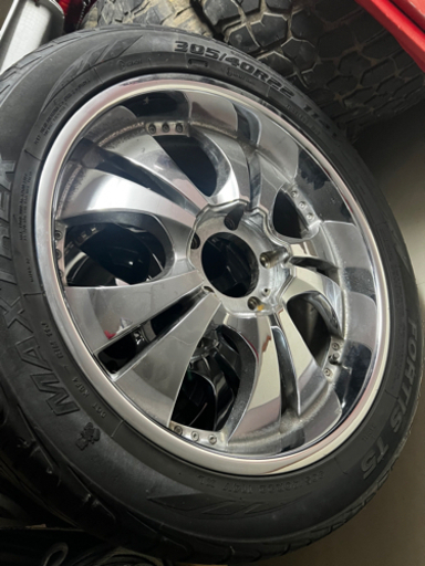 車のパーツ 305/40/22