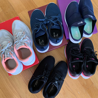 24.0㎝〜24.5㎝の婦人スニーカー3足ほぼ新品