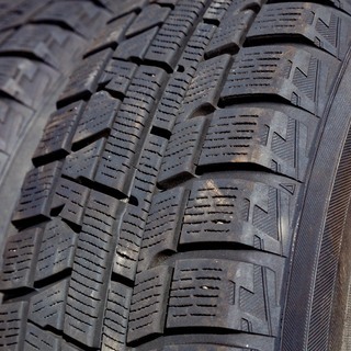 スタッドレスタイヤ　14インチ Ice GUARD iG50 PLUS 175/65 R14 82Q IG50の画像