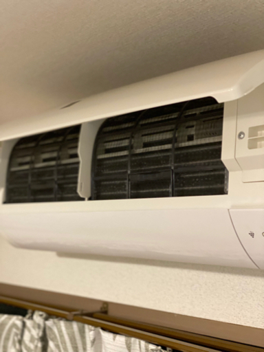 引き取り決まりました。SHARP エアコン プラズマクラスター 冷暖房 6畳用