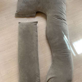 妊婦　抱き枕の画像