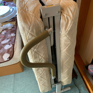 電動リクライニング折りたたみベッドの画像