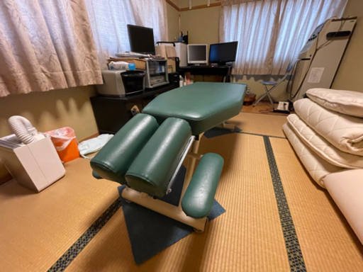 診療ベッド　頭部分稼働します　超美品