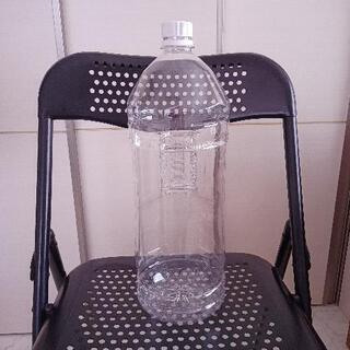 取手付きペットボトル　４リットルの画像