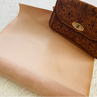 [手作りさん必見]牛革4千円(1m×50cm)の画像