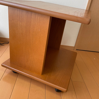 最終値下げ！中古>> ベッドサイドボード（キャスター付き）の画像