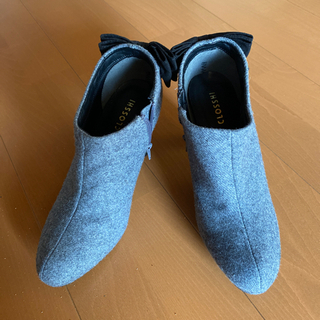 ショートブーツです。