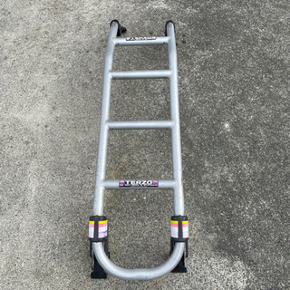 ハイエースリアラダー