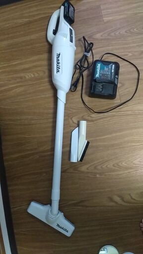 マキタ　コードレス掃除機　CL106FD