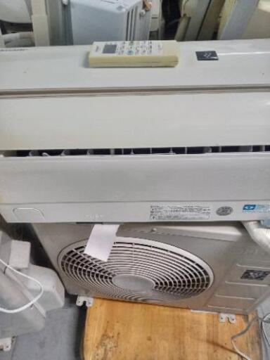 #6畳用エアコン2014年製別館に置いてます