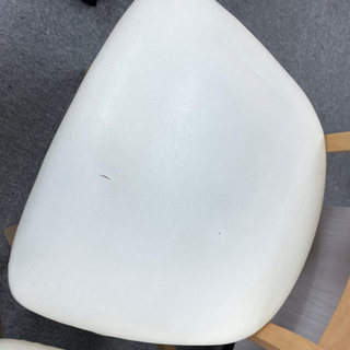 【無料】木製椅子2脚セットの画像