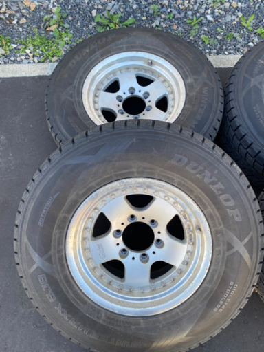 【再値下げしました】スタッドレス＋ホイール4本セット　265/70R16 ダンロップSJ8