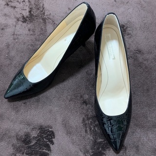 新品未使用　L'famme 黒エナメルパンプス