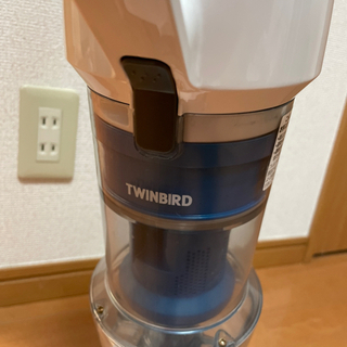 【代々木まで引き取り来れる方】ツインバード掃除機の画像