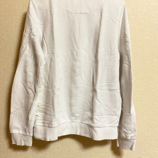 GUESS ゲス　スウェットの画像