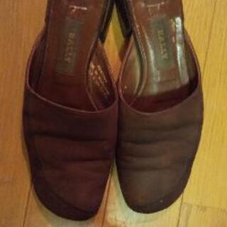 BALLY、スエード、サンダル