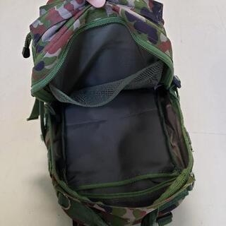 カモフラージュ 柄  リュックの画像