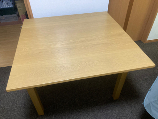 IKEAテーブルBJURSTA